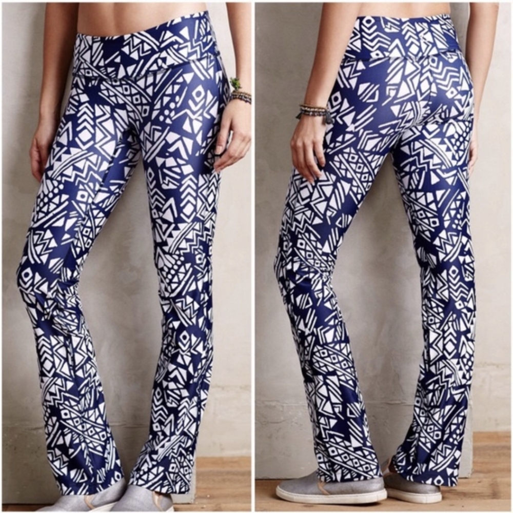 ✨5/$25✨ Anthropologie geometric flare yoga pants